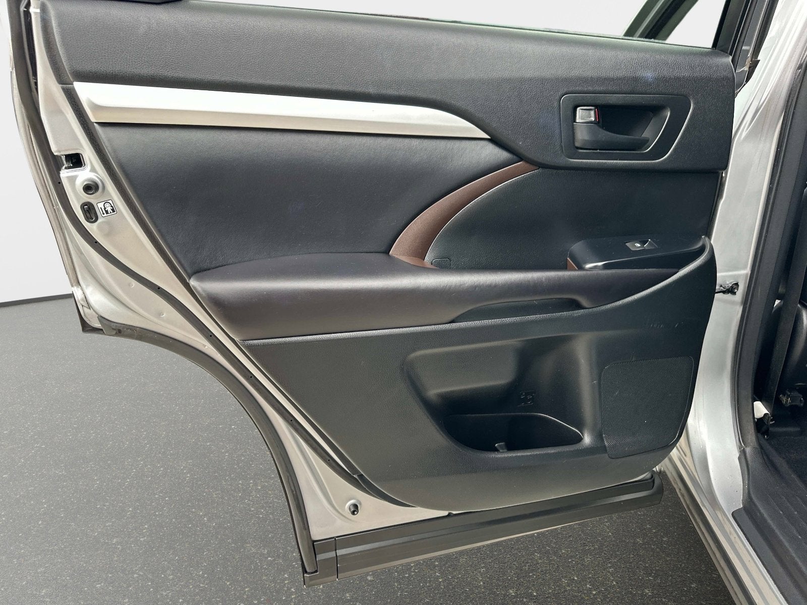 2016 Toyota Highlander LE Plus