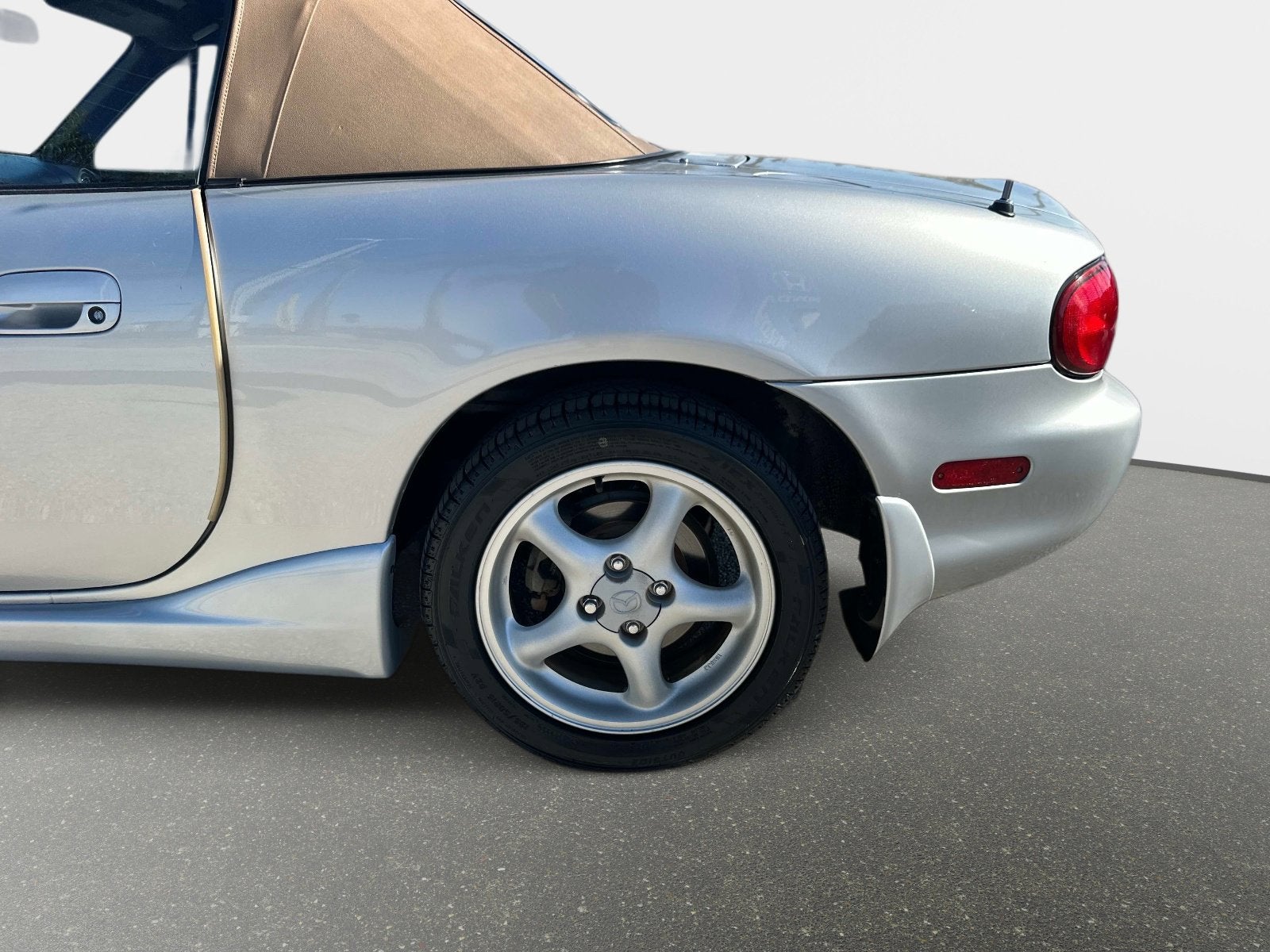 1999 Mazda Mazda MX-5 Miata Base