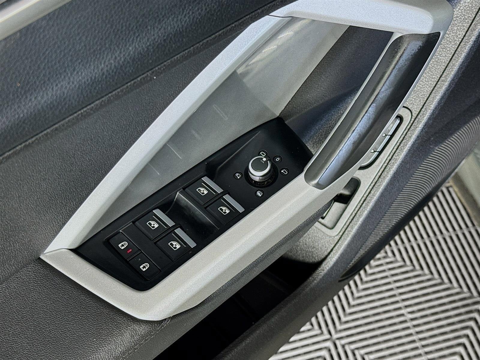 2024 Audi Q3 S line Premium