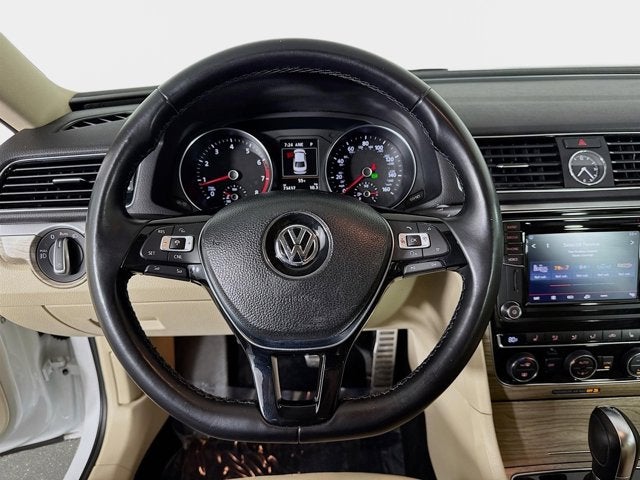 2017 Volkswagen Passat SEL Premium