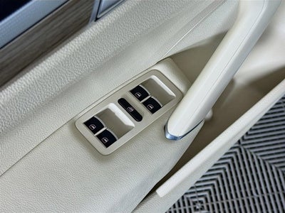 2017 Volkswagen Passat SEL Premium