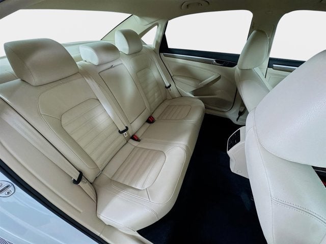 2017 Volkswagen Passat SEL Premium