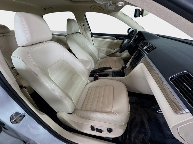 2017 Volkswagen Passat SEL Premium