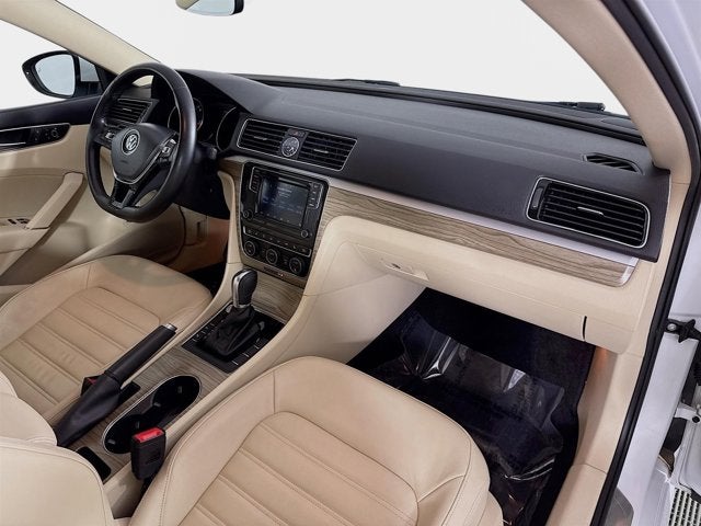 2017 Volkswagen Passat SEL Premium