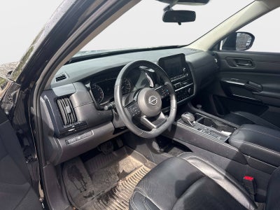 2023 Nissan Pathfinder SV