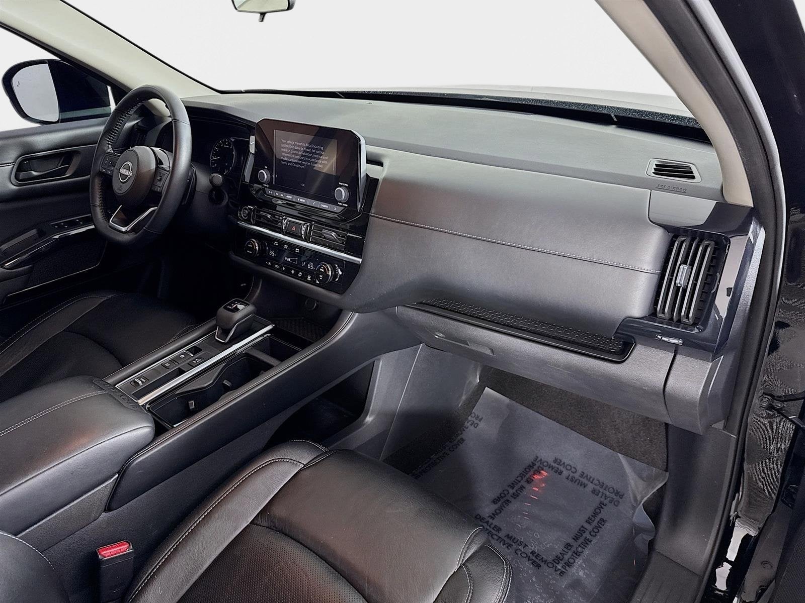 2023 Nissan Pathfinder SV