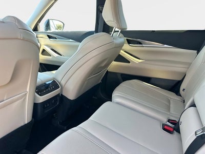 2022 INFINITI QX60 LUXE