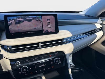 2022 INFINITI QX60 LUXE