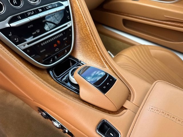 2017 Aston Martin DB11 Base