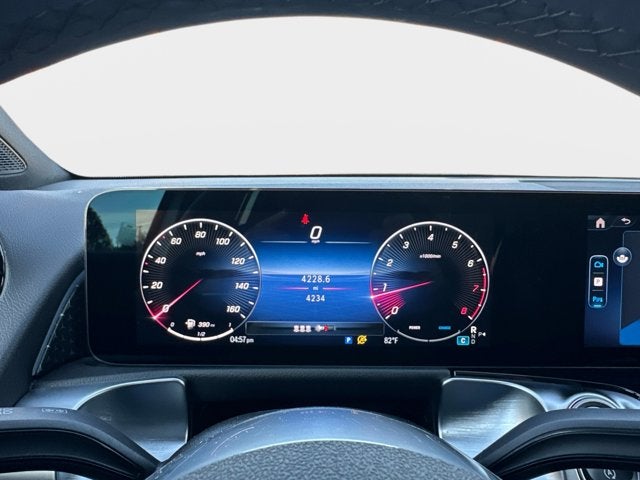 2025 Mercedes-Benz GLB 250