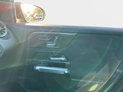 2025 Mercedes-Benz GLB 250