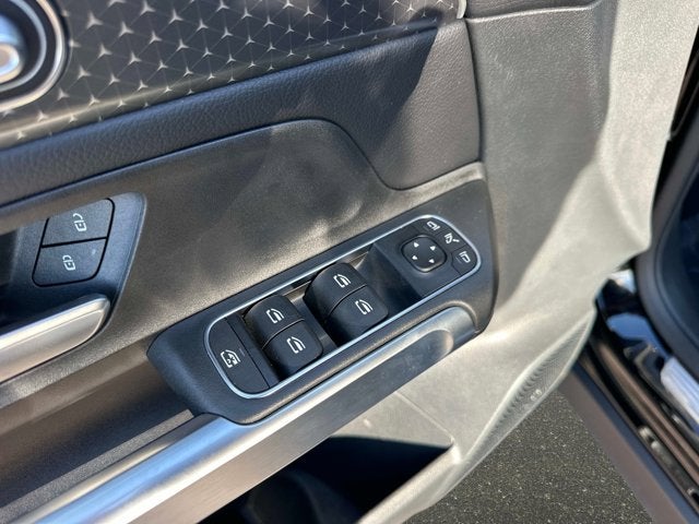 2025 Mercedes-Benz GLB 250