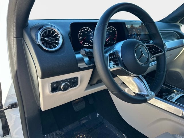 2025 Mercedes-Benz GLB 250
