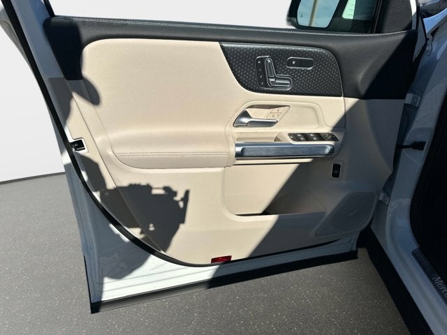 2025 Mercedes-Benz GLB 250