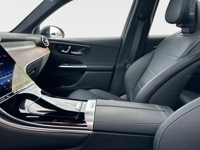 2025 Mercedes-Benz GLC 300