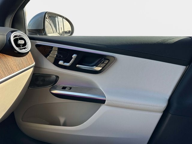 2025 Mercedes-Benz GLC 350e