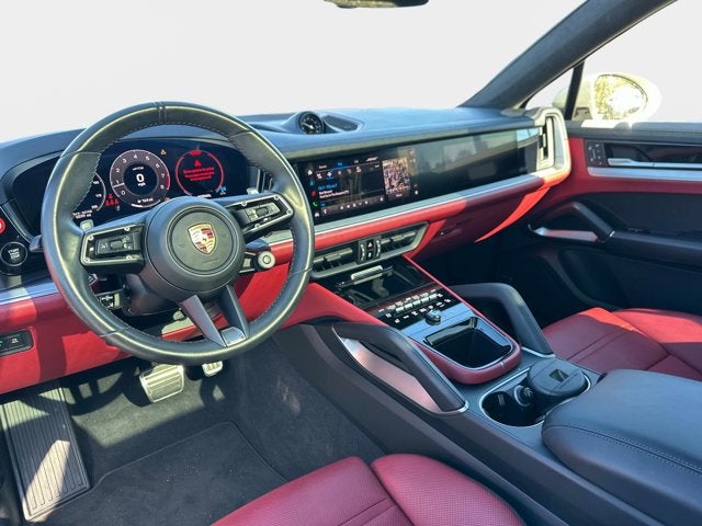 2025 Porsche Cayenne GTS