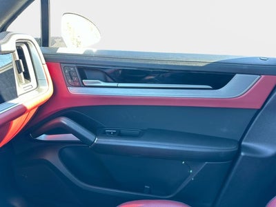 2025 Porsche Cayenne GTS