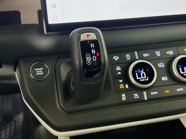 2025 Land Rover Defender 110 X-Dynamic SE