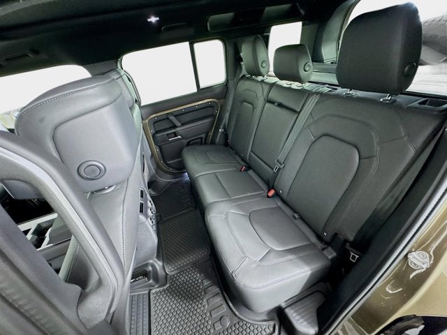 2025 Land Rover Defender 110 X-Dynamic SE