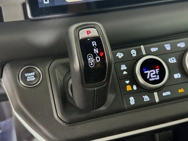 2024 Land Rover Defender 110 X-Dynamic SE