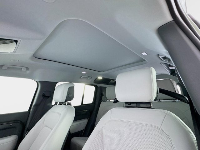 2026 Land Rover Defender 110 X-Dynamic SE