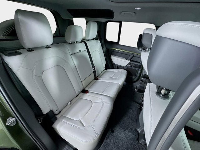 2026 Land Rover Defender 110 X-Dynamic SE