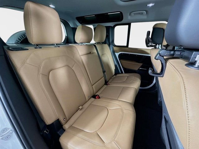 2026 Land Rover Defender 110 X-Dynamic SE