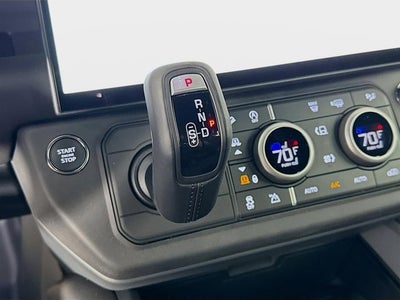 2026 Land Rover Defender 130 X-Dynamic SE