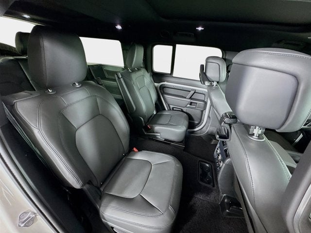 2026 Land Rover Defender 130 X-Dynamic SE