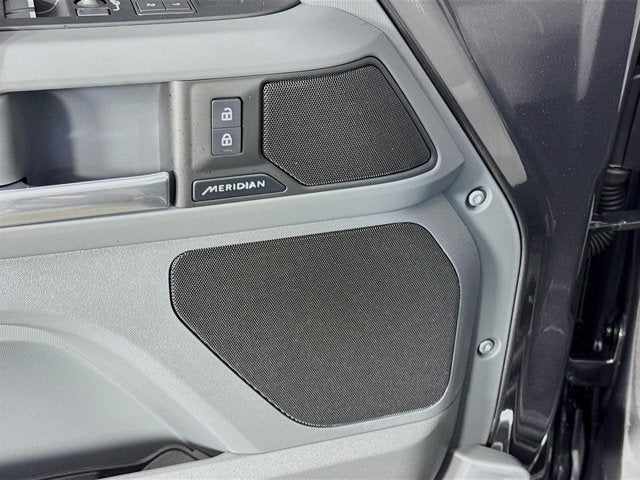 2025 Land Rover Defender 110 S