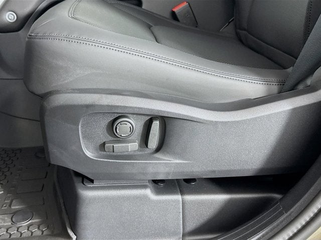 2025 Land Rover Defender 110 S