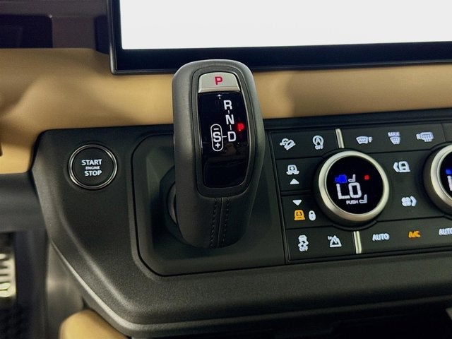 2025 Land Rover Defender 110 V8