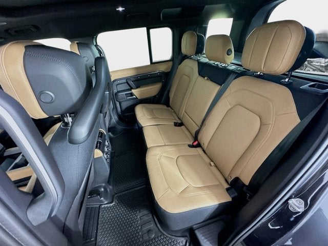 2025 Land Rover Defender 110 V8