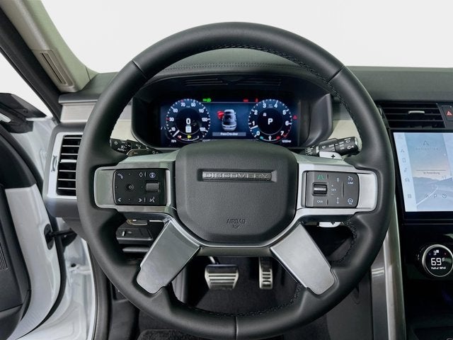 2025 Land Rover Discovery Dynamic SE