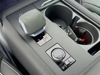 2023 Land Rover Discovery Metropolitan Edition