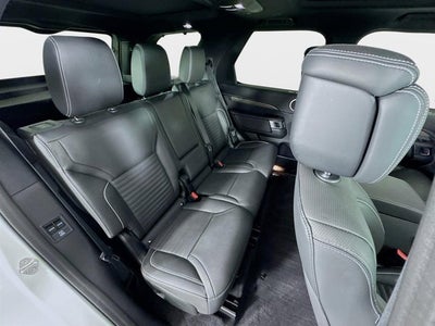 2023 Land Rover Discovery Metropolitan Edition