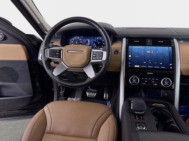 2025 Land Rover Discovery Metropolitan Edition