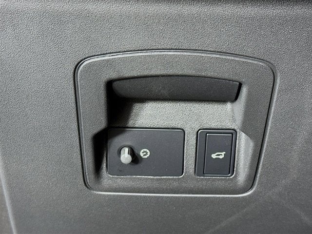 2026 Land Rover Range Rover Velar Dynamic SE