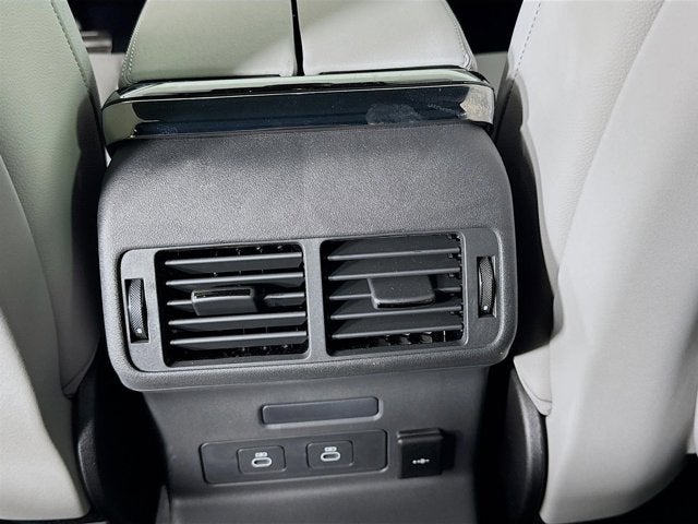 2026 Land Rover Range Rover Velar Dynamic SE