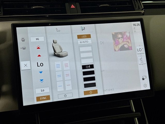 2026 Land Rover Range Rover Velar Dynamic SE