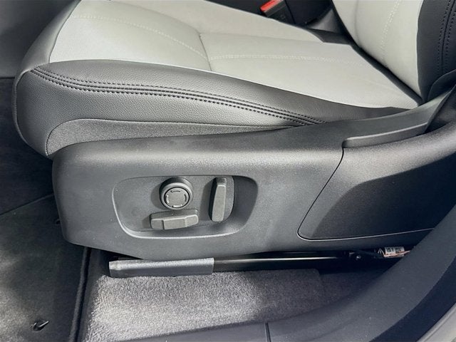 2026 Land Rover Range Rover Velar Dynamic SE