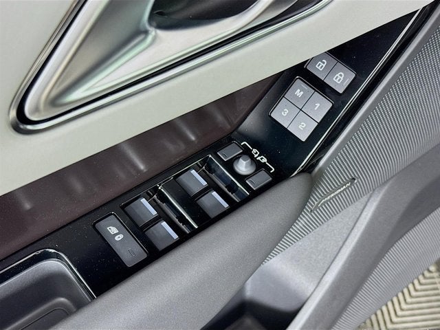 2026 Land Rover Range Rover Velar Dynamic SE