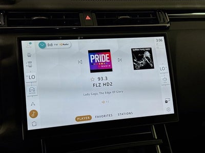 2026 Land Rover Range Rover Velar Dynamic SE