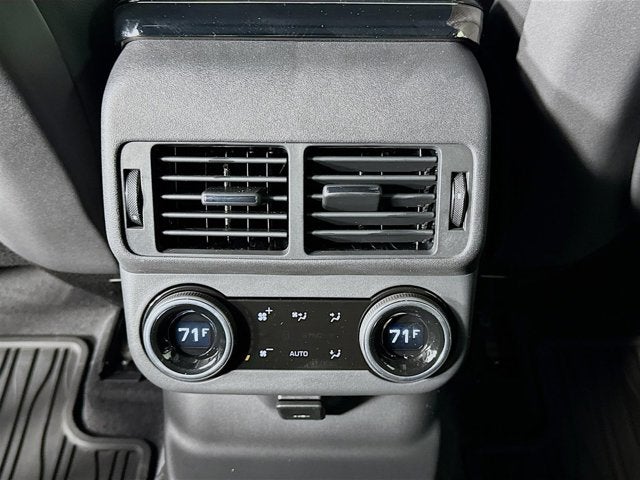 2026 Land Rover Range Rover Velar Dynamic SE