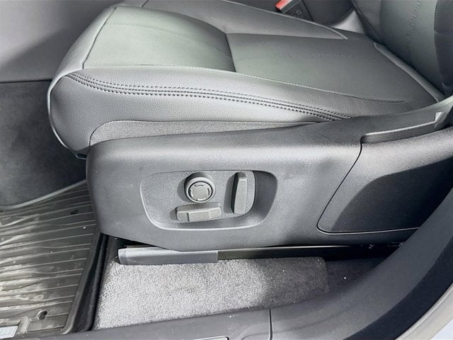 2026 Land Rover Range Rover Velar Dynamic SE