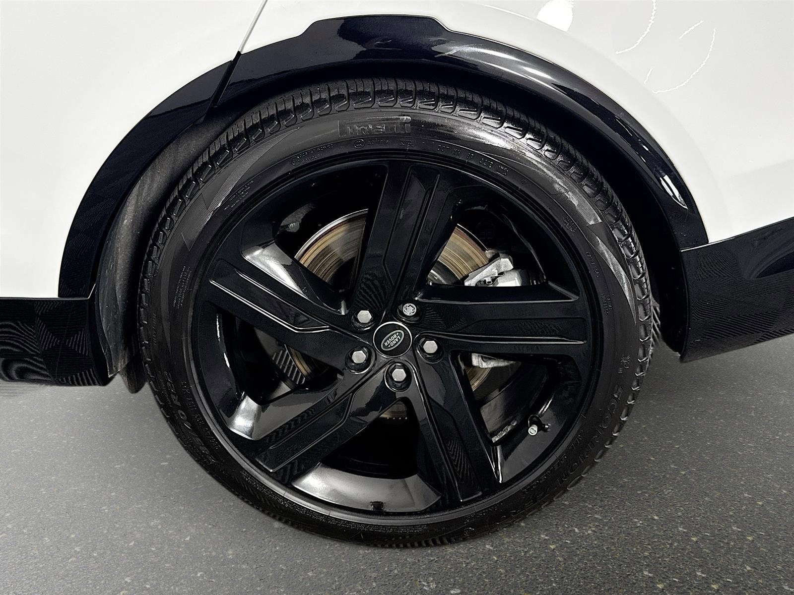 2023 Land Rover Discovery HSE R-Dynamic