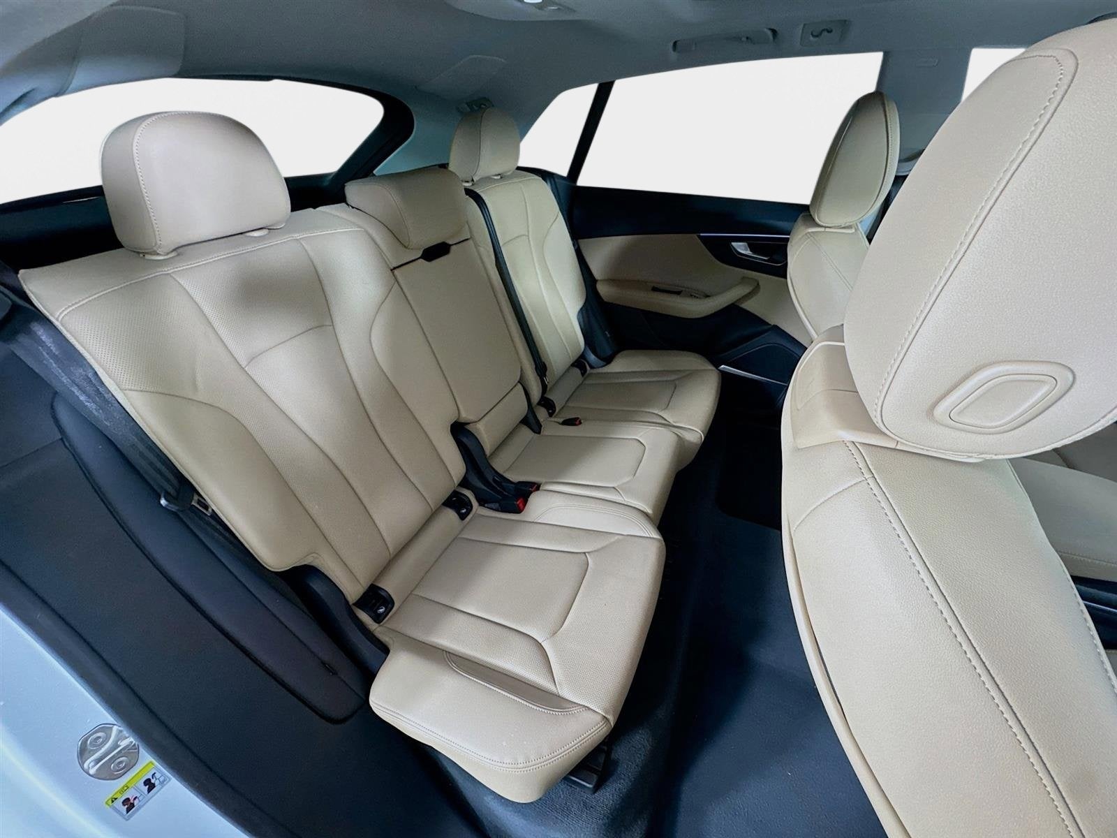 2023 Audi Q8 Premium Plus