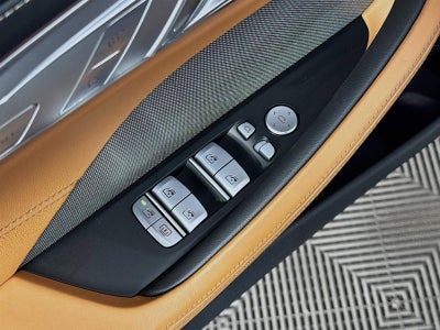 2025 BMW 8 Series M850i