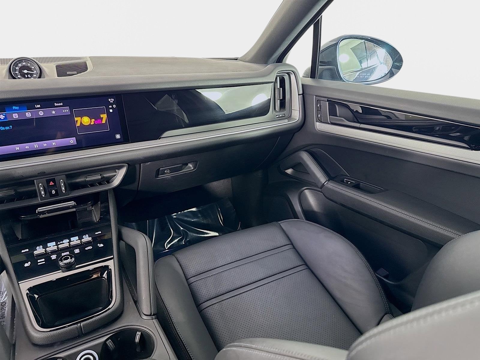 2024 Porsche Cayenne Base